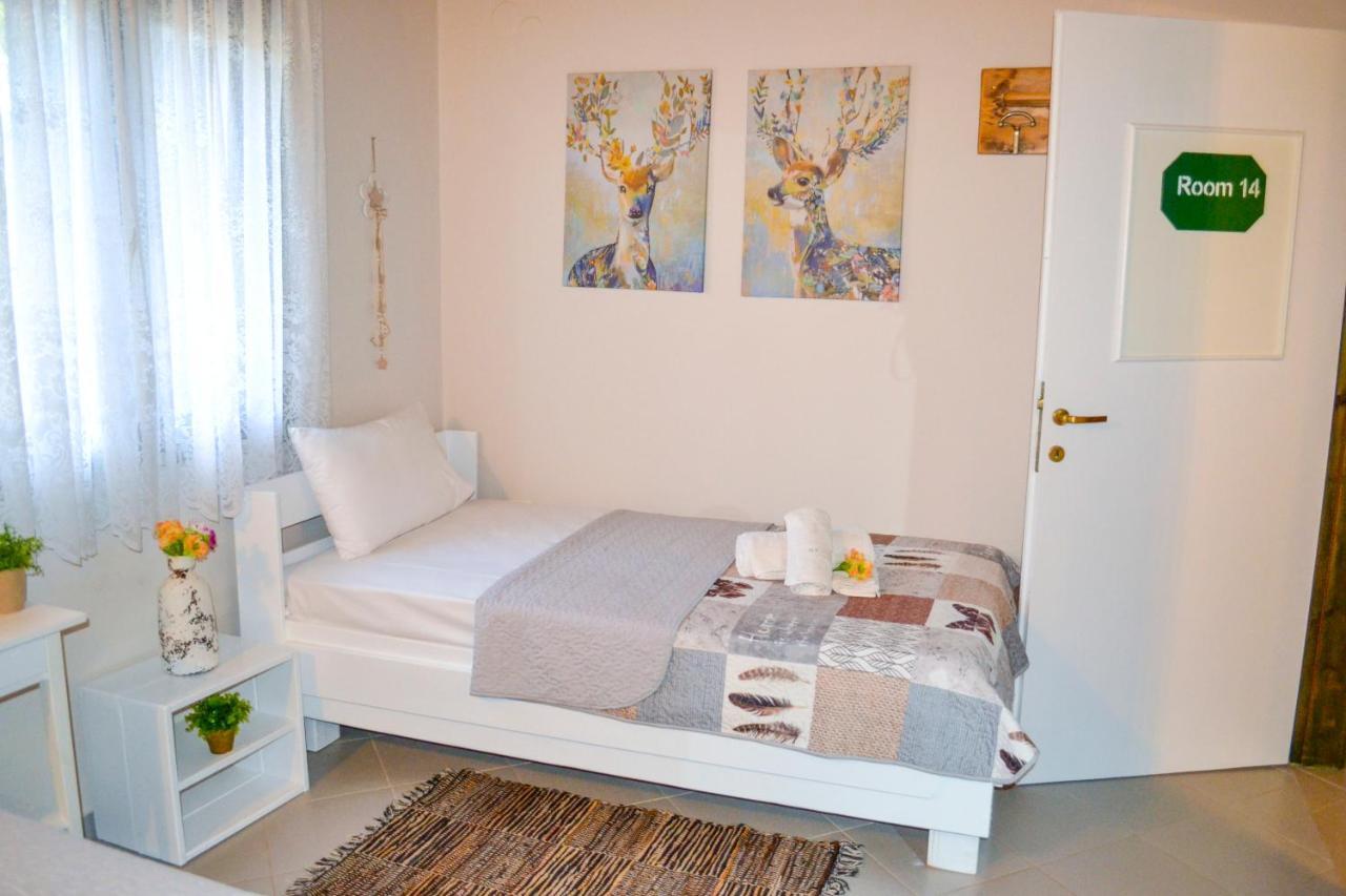 Nikos Stone House 80m From The With Wifi *