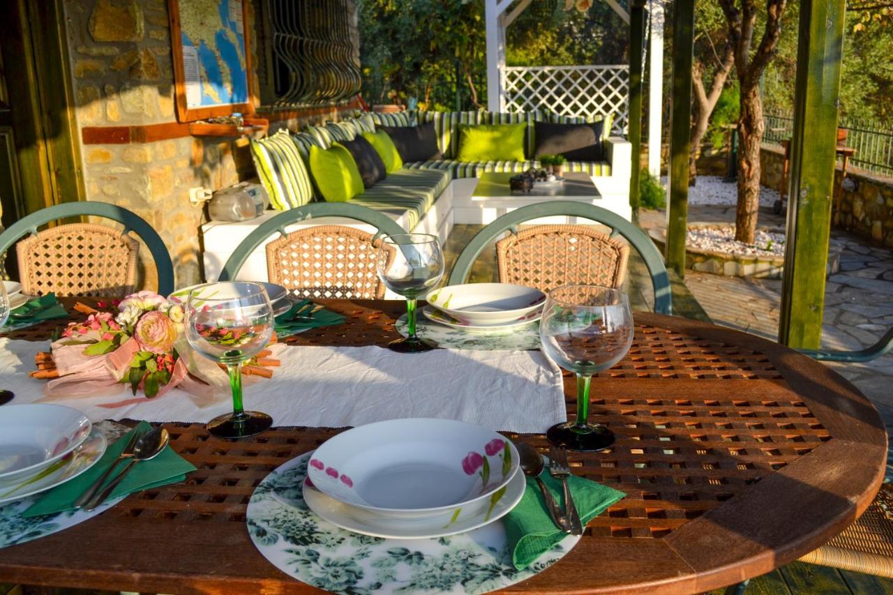 Nikos Stone House 80m From The With Wifi Holiday home