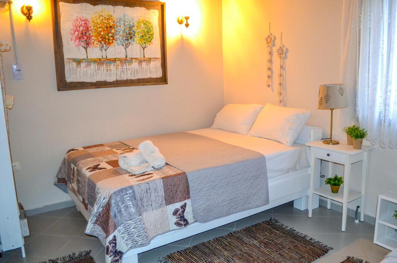 Nikos Stone House 80m From The With Wifi Holiday home