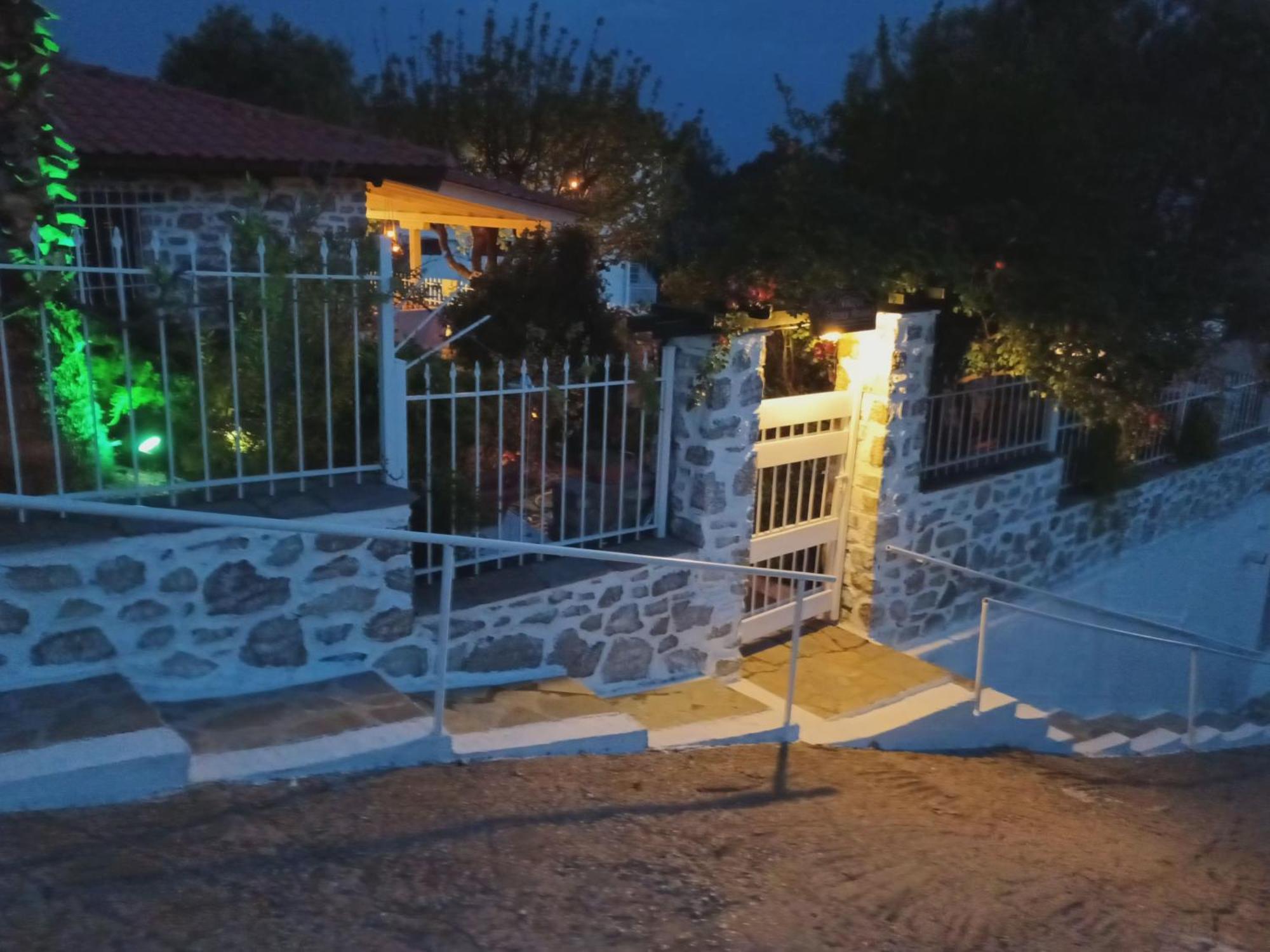 Nikos Stone House 80m From The With Wifi *