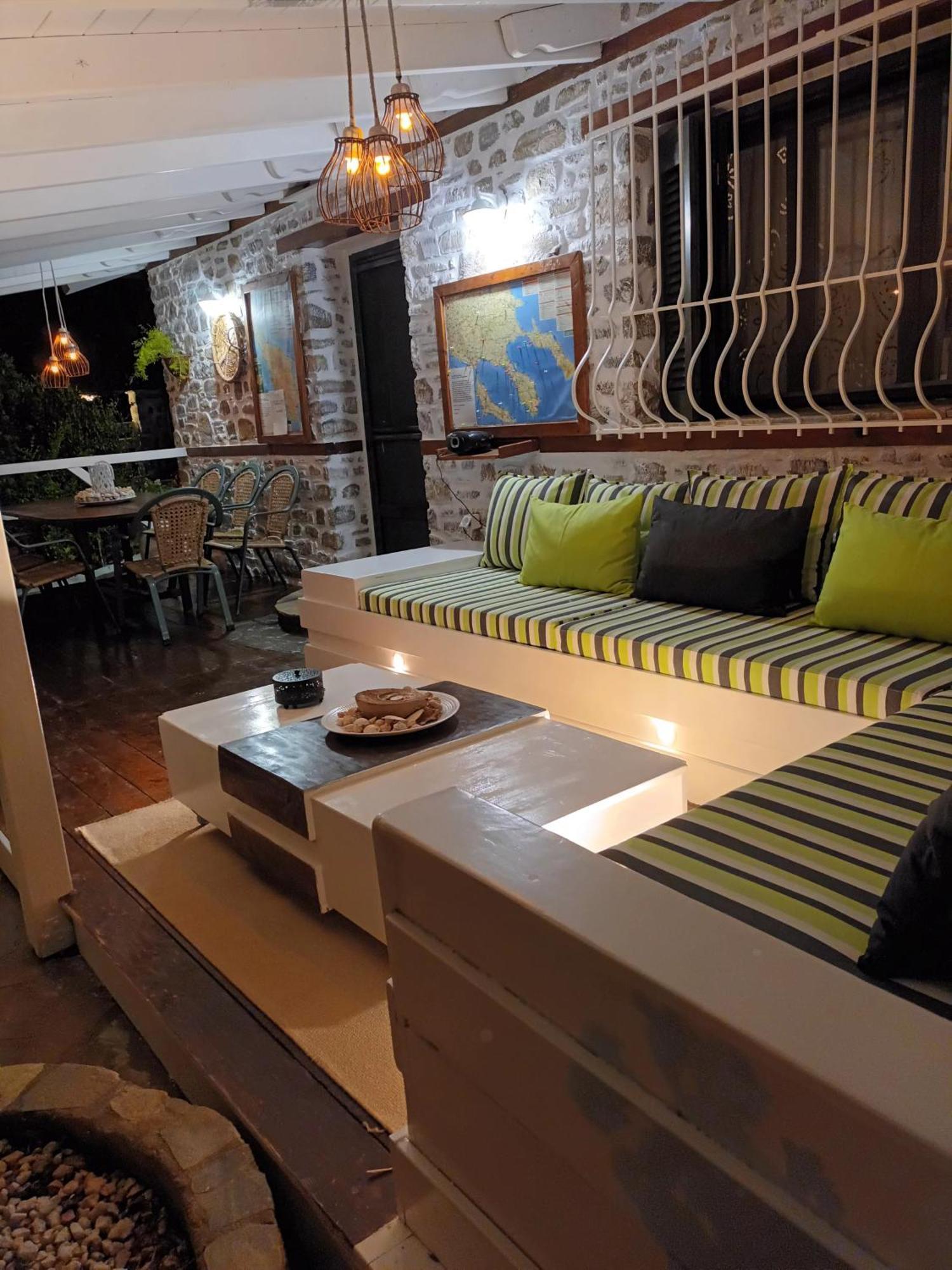 Nikos Stone House 80m From The With Wifi Gerakini